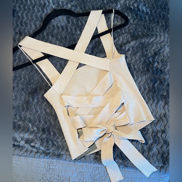 NWT Le Lis Knit Crop Top in Cream - Picture 2 of 10